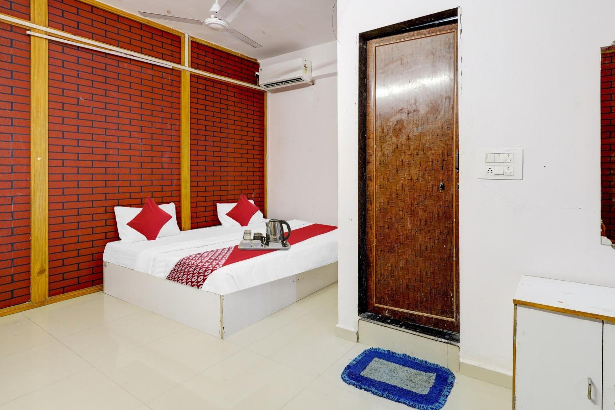Hotel O Cozy Rooms 苏拉特 外观 照片