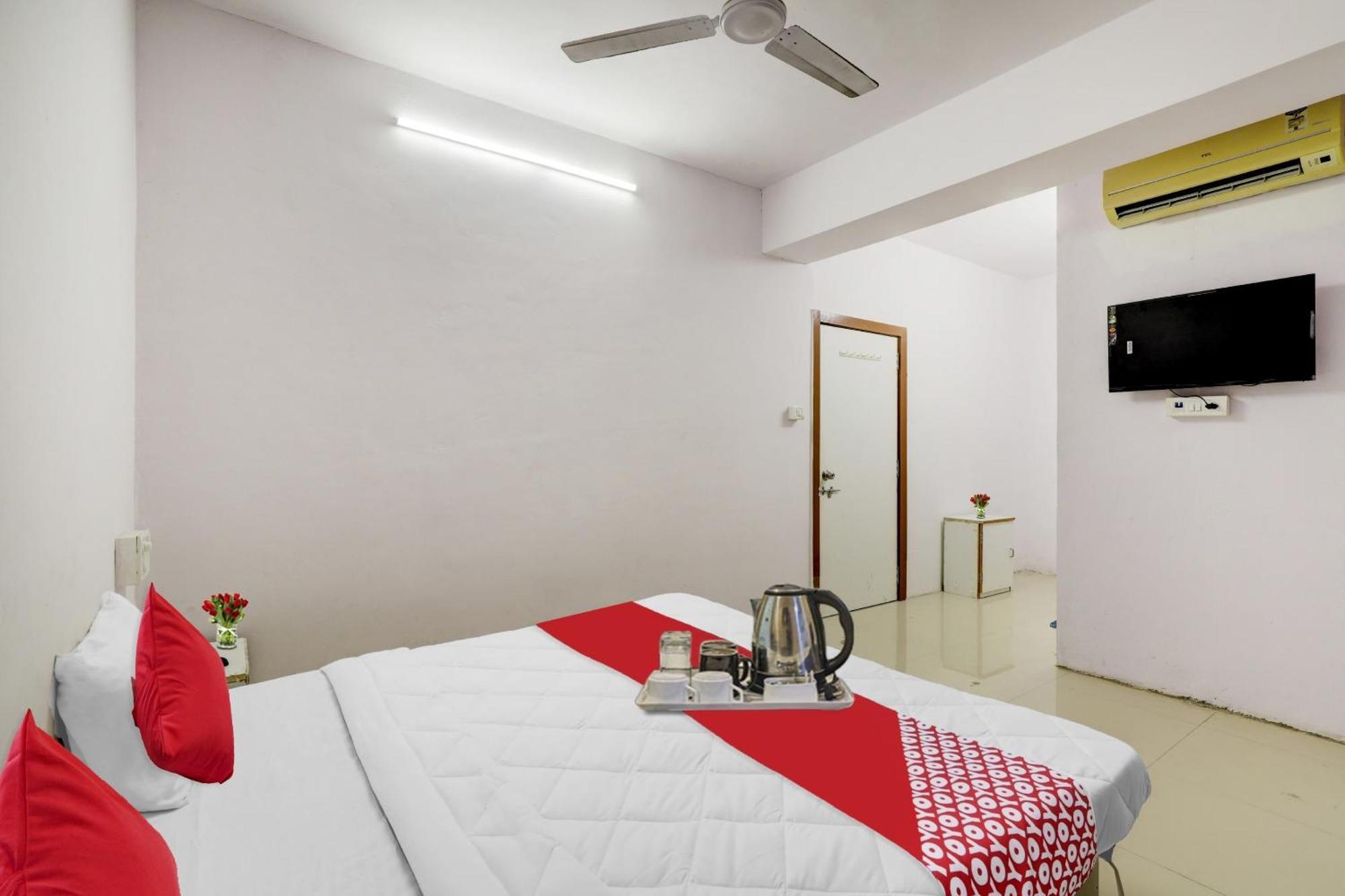 Hotel O Cozy Rooms 苏拉特 外观 照片