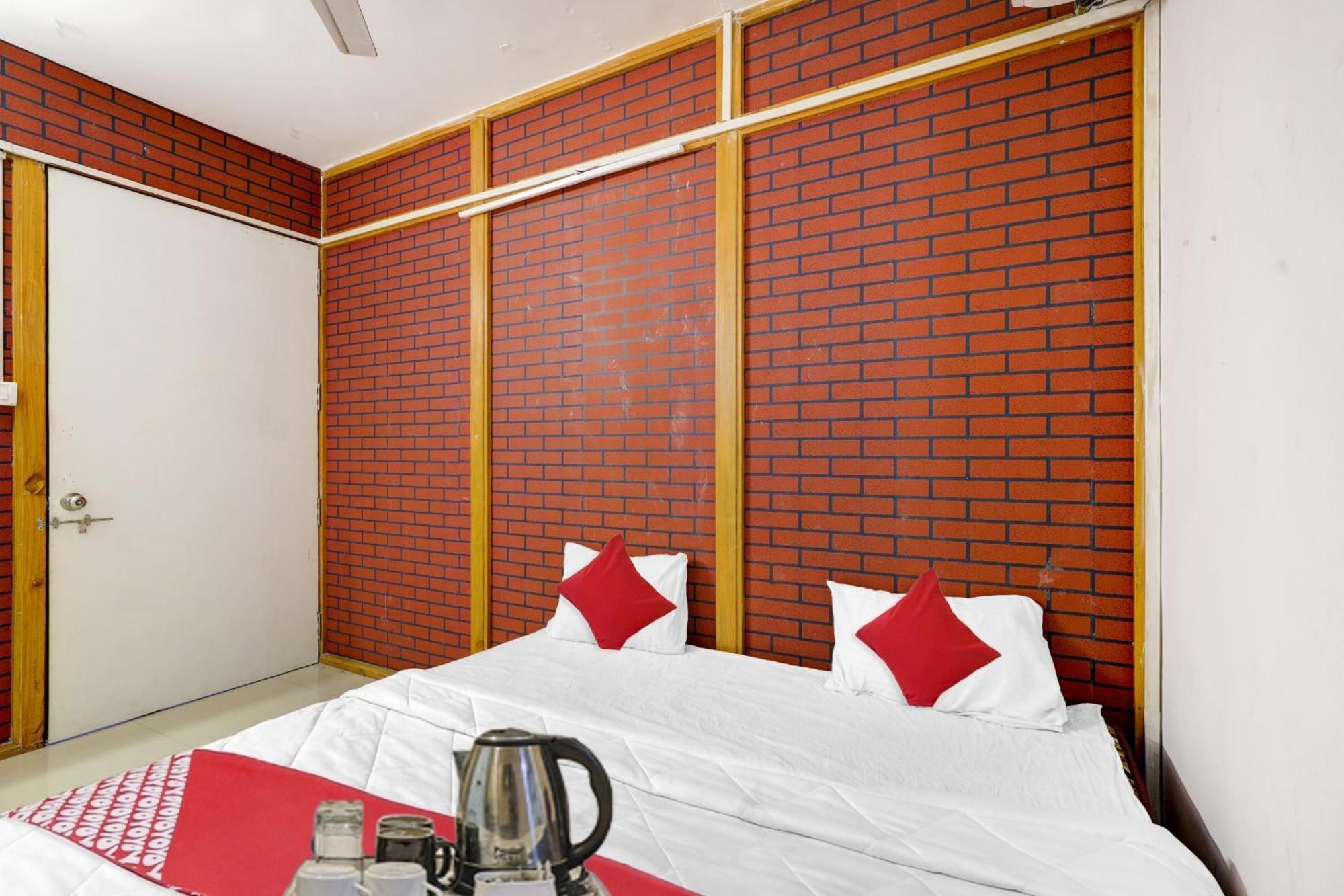Hotel O Cozy Rooms 苏拉特 外观 照片