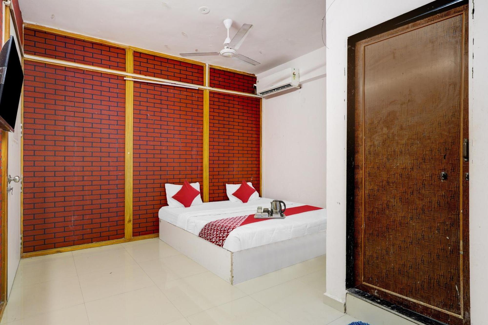 Hotel O Cozy Rooms 苏拉特 外观 照片